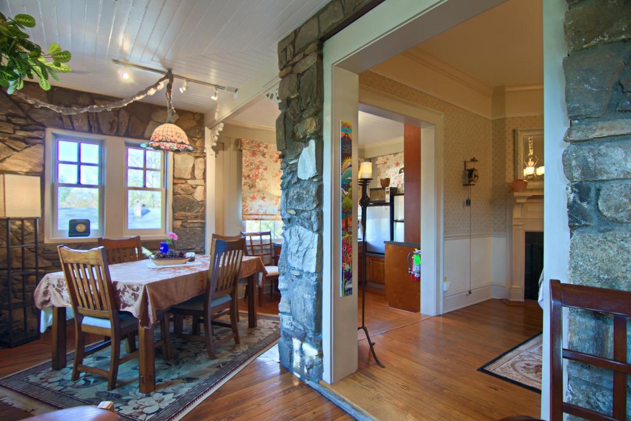 North Lodge On Oakland Bed And Breakfast Asheville Exteriör bild