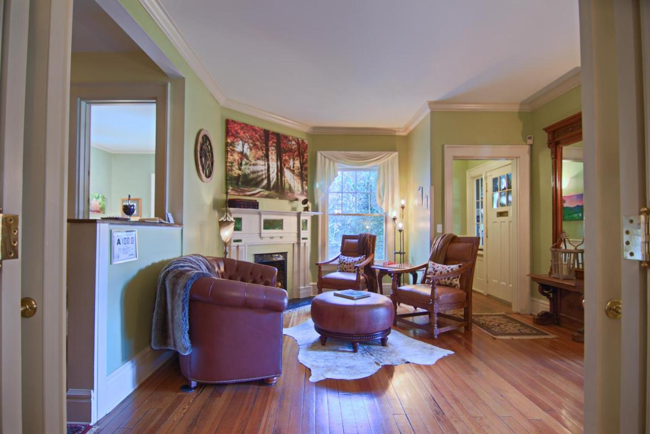 North Lodge On Oakland Bed And Breakfast Asheville Exteriör bild